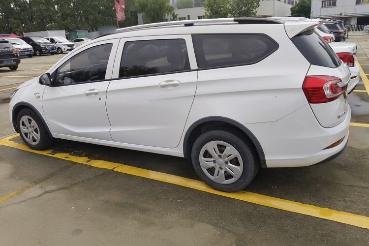 Used Baojun 310W 2017 1.5L Manual Comfort Version China V Exterior 3