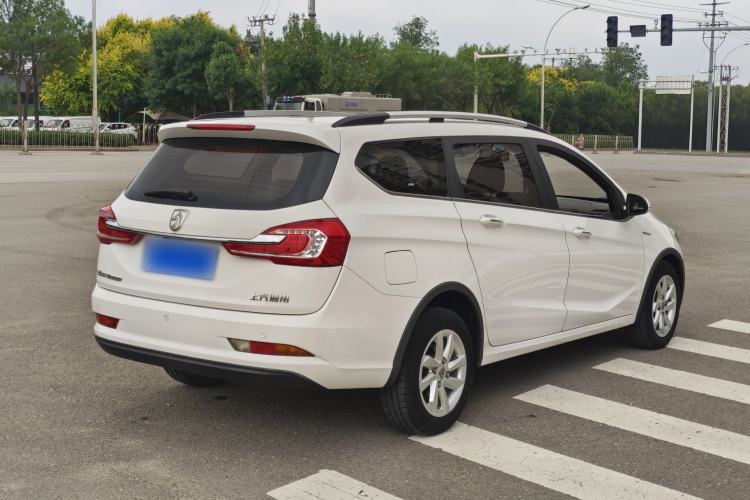 Used Baojun 310W 2017 1.5L Manual Fashion Model China V Exterior 3