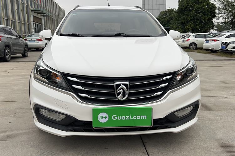 Used Baojun 310W 2017 1.5L Manual Fashion Model China V Exterior 3