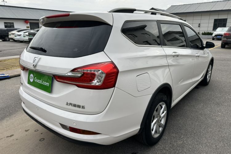 Used Baojun 310W 2017 1.5L Manual Fashion Edition China VI Exterior 3