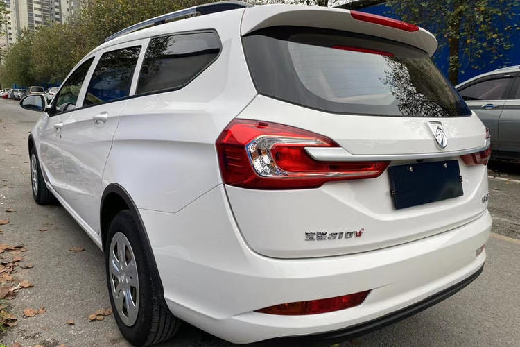 Used Baojun 310W 2017 1.5L Manual Comfort Version China VI Emission Standard Exterior 3