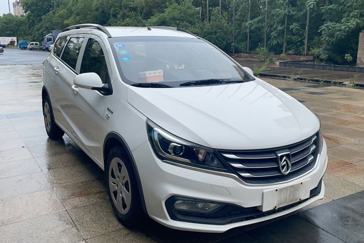 Used Baojun 310W 2017 1.5L Manual Comfort Version China VI Emission Standard Exterior 3