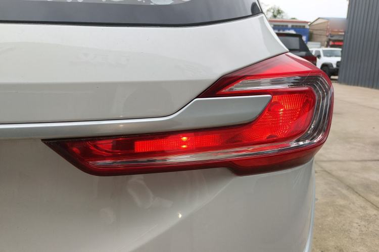 Used Baojun 310W 2017 1.5L Manual Comfort Version China VI Emission Standard Exterior 3
