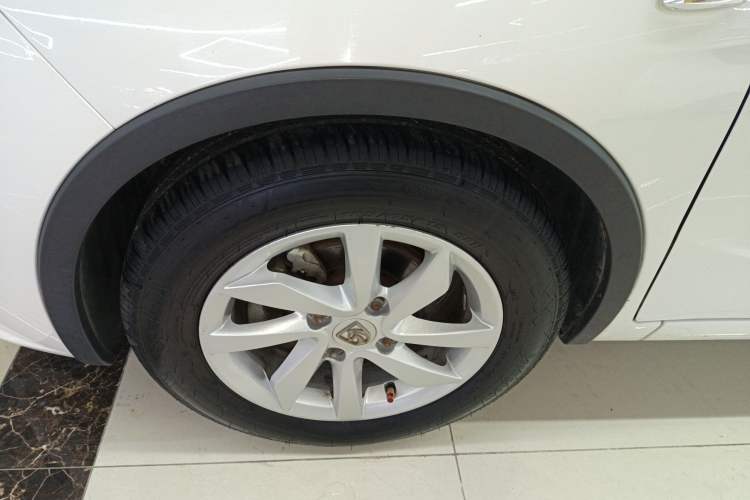 Used Baojun 310W 2017 1.5L Manual Comfort Version China V Exterior 4