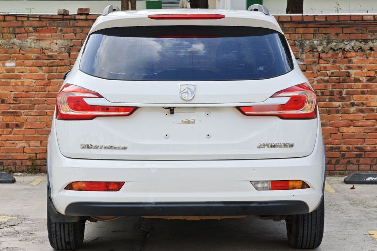 Used Baojun 310W 2017 1.5L Manual Comfort Version China V Exterior 4