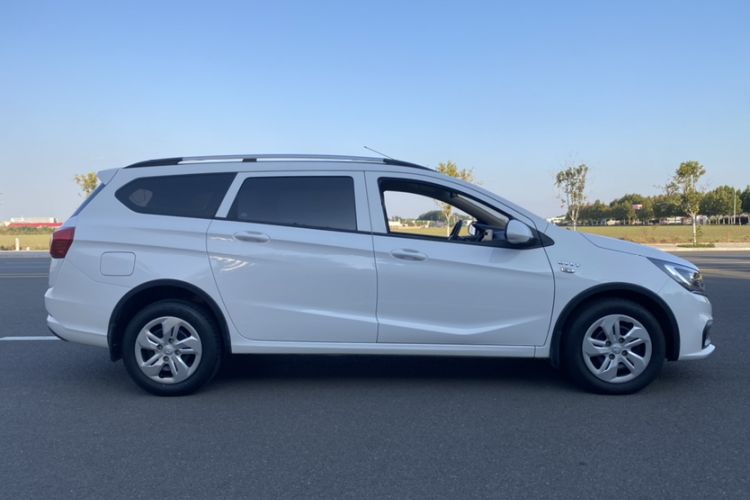 Used Baojun 310W 2017 1.5L Manual Comfort Version China VI Emission Standard Exterior 4