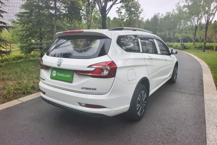 Used Baojun 310W 2017 1.5L Manual Comfort Version China VI Emission Standard Exterior 4