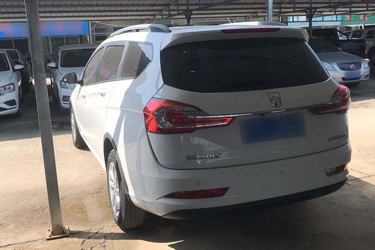 Used Baojun 310W 2017 1.5L Manual Fashion Model China V Exterior 4