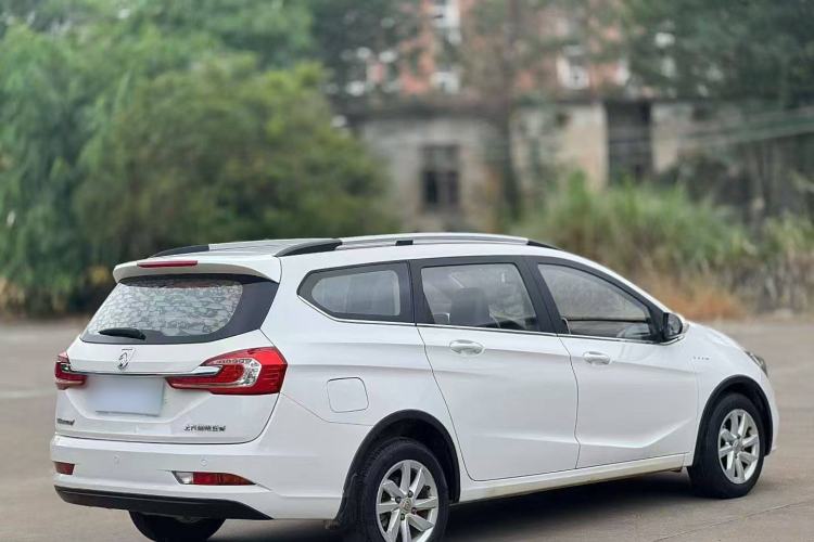 Used Baojun 310W 2017 1.5L Manual Fashion Edition China VI Exterior 4