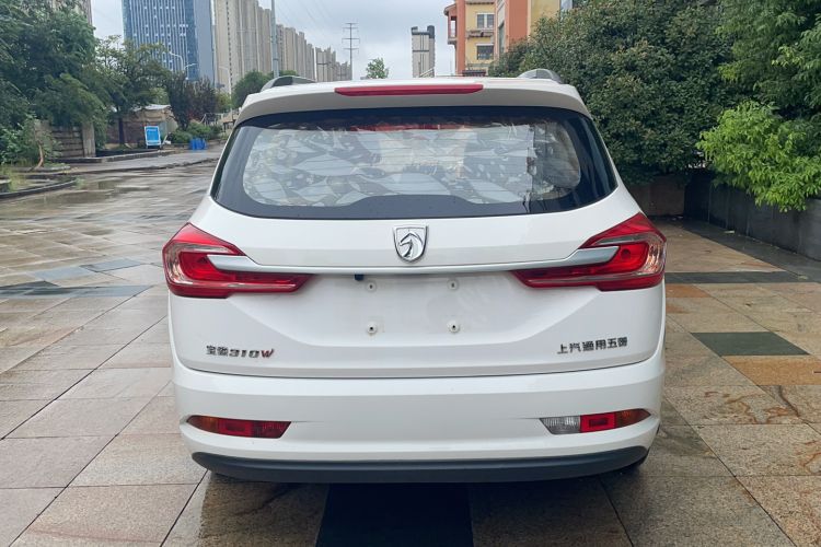 Used Baojun 310W 2017 1.5L Manual Comfort Version China VI Emission Standard Exterior 4