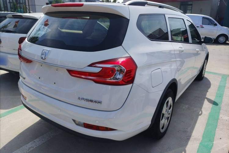 Used Baojun 310W 2017 1.5L Manual Comfort Version China VI Emission Standard Exterior 5