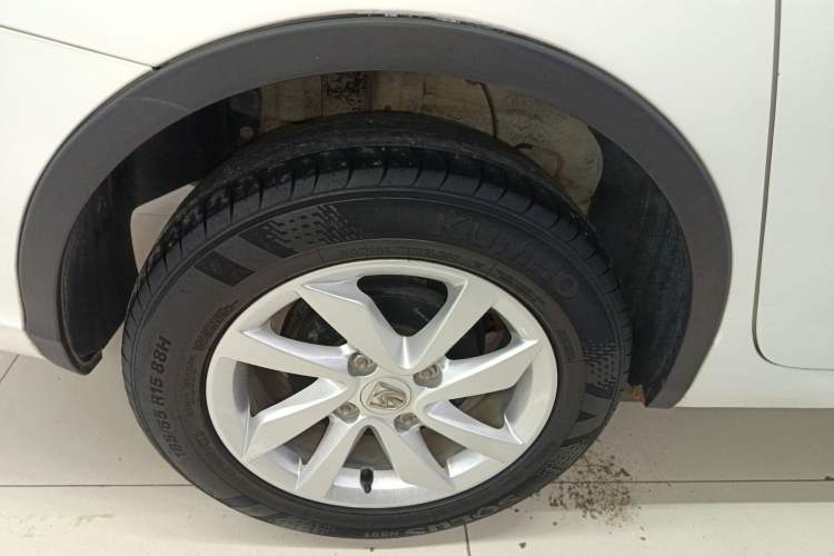 Used Baojun 310W 2017 1.5L Manual Comfort Version China V Exterior 5