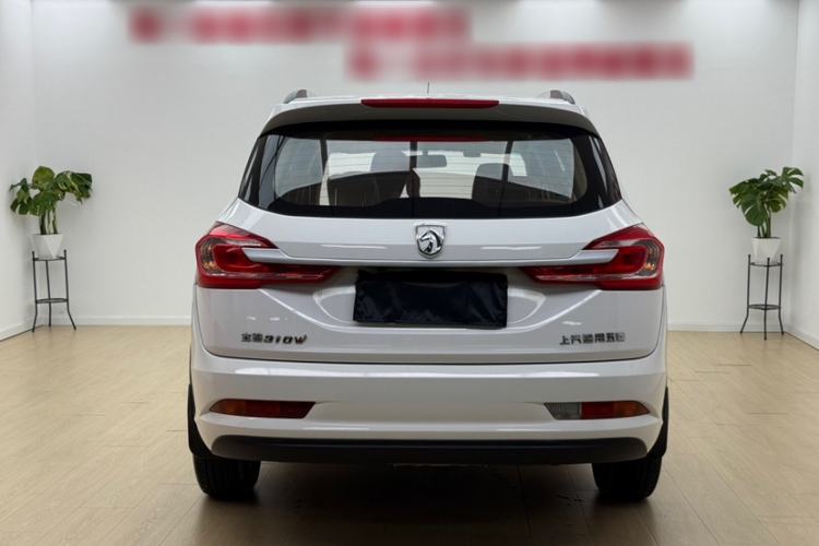 Used Baojun 310W 2017 1.5L Manual Comfort Version China VI Emission Standard Exterior 5