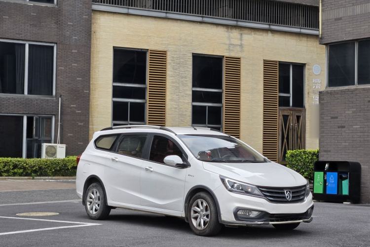 Used Baojun 310W 2017 1.5L Manual Fashion Model China V Exterior 5