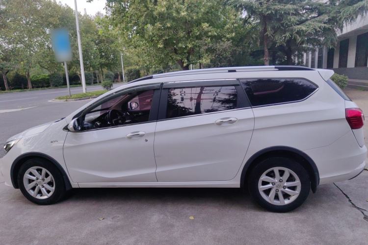 Used Baojun 310W 2017 1.5L Manual Fashion Model China V Exterior 5