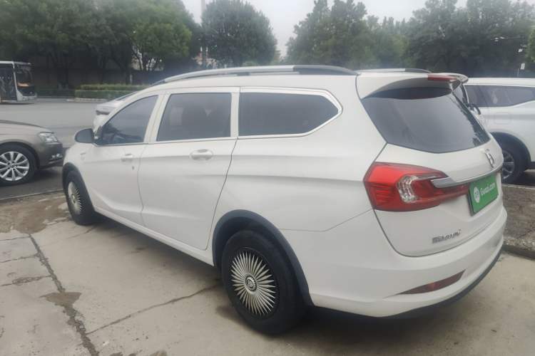 Used Baojun 310W 2017 1.5L Manual Comfort Version China V Exterior 5