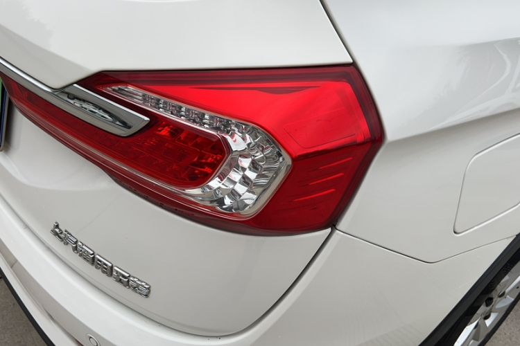 Used Baojun 310W 2017 1.5L Manual Fashion Edition China VI Exterior 5