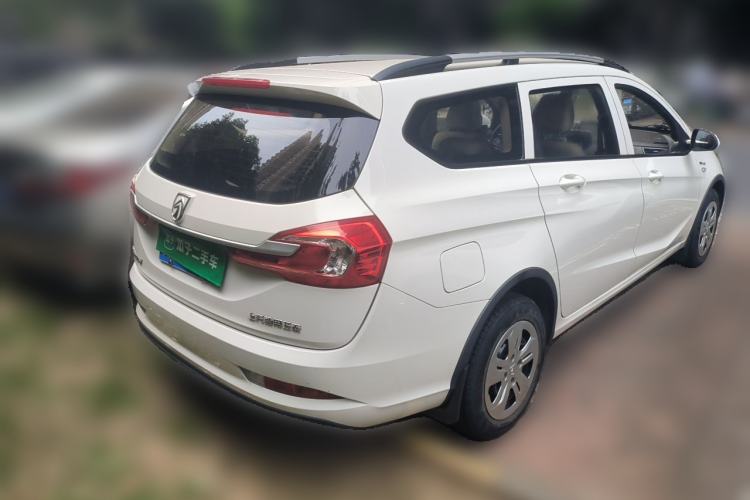 Used Baojun 310W 2017 1.5L Manual Comfort Version China VI Emission Standard Exterior 5