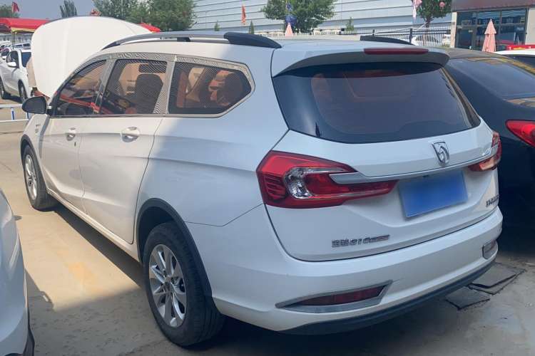 Used Baojun 310W 2017 1.5L Manual Comfort Version China V Exterior 5
