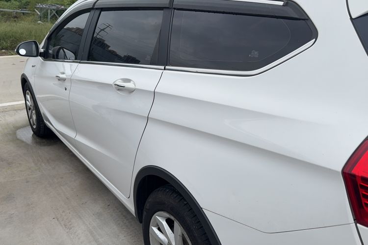 Used Baojun 310W 2017 1.5L Manual Fashion Model China V Exterior 5