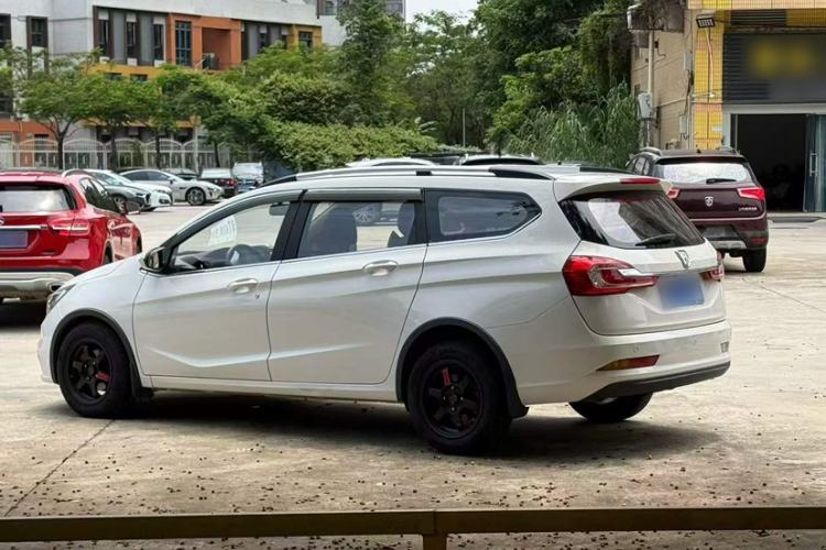 Used Baojun 310W 2017 1.5L Manual Fashion Model China V Exterior 6
