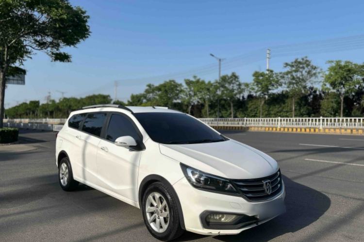 Used Baojun 310W 2017 1.5L Manual Fashion Model China V Exterior 6