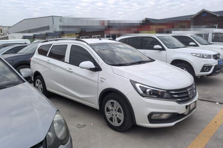 Used Baojun 310W 2017 1.5L Manual Comfort Version China V Exterior 6