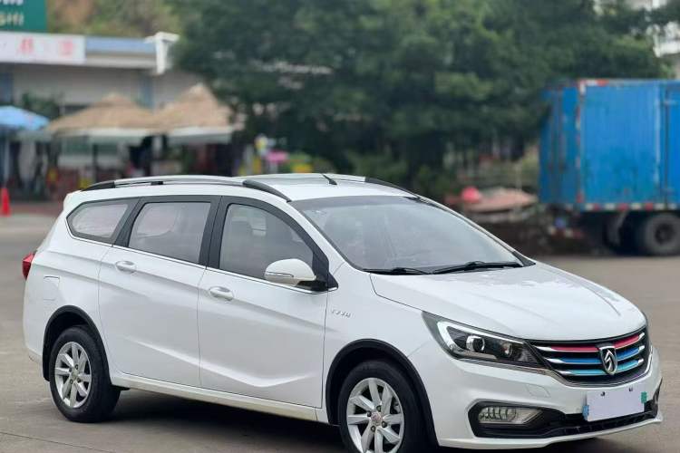 Used Baojun 310W 2017 1.5L Manual Fashion Edition China VI Exterior 6