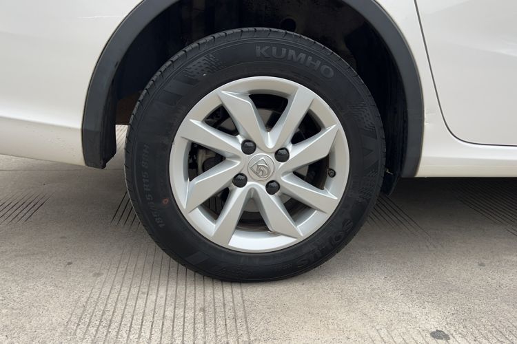 Used Baojun 310W 2017 1.5L Manual Fashion Model China V Exterior 6