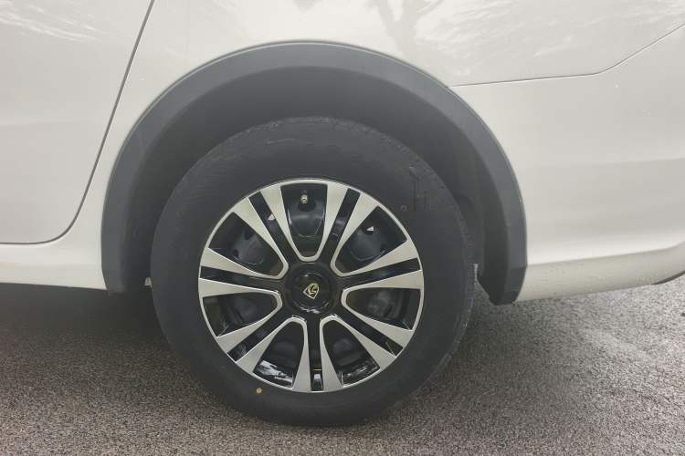 Used Baojun 310W 2017 1.5L Manual Comfort Version China VI Emission Standard Exterior 7