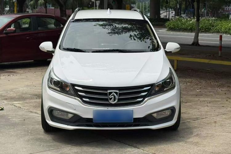 Used Baojun 310W 2017 1.5L Manual Fashion Model China V Exterior 7
