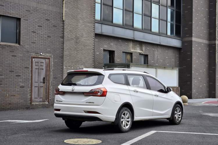 Used Baojun 310W 2017 1.5L Manual Fashion Model China V Exterior 7