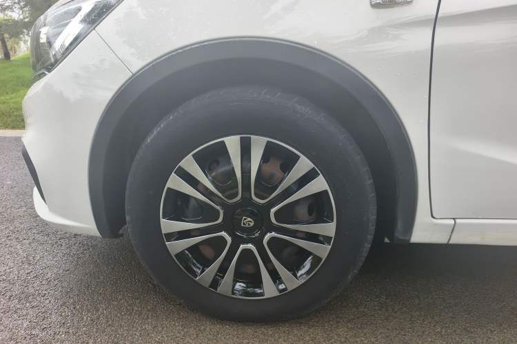 Used Baojun 310W 2017 1.5L Manual Comfort Version China VI Emission Standard Exterior 8