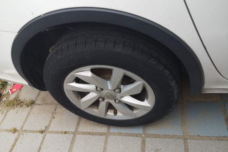 Used Baojun 310W 2017 1.5L Manual Fashion Model China V Exterior 8