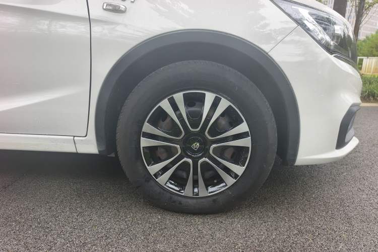 Used Baojun 310W 2017 1.5L Manual Comfort Version China VI Emission Standard Exterior 9