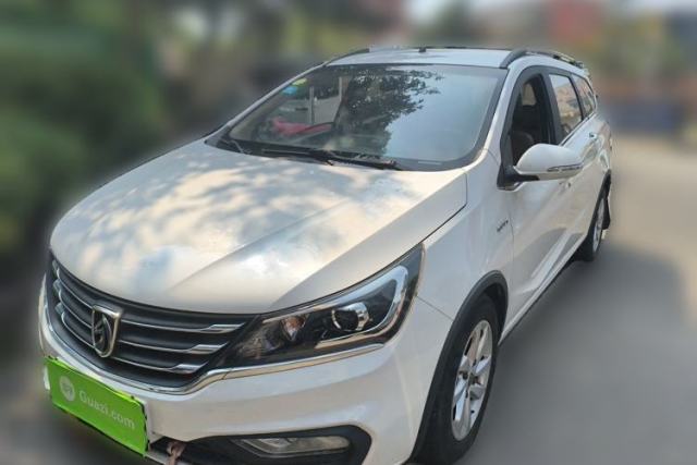 Używany Baojun 310W 2017 1.5L Manual Fashion Edition China VI