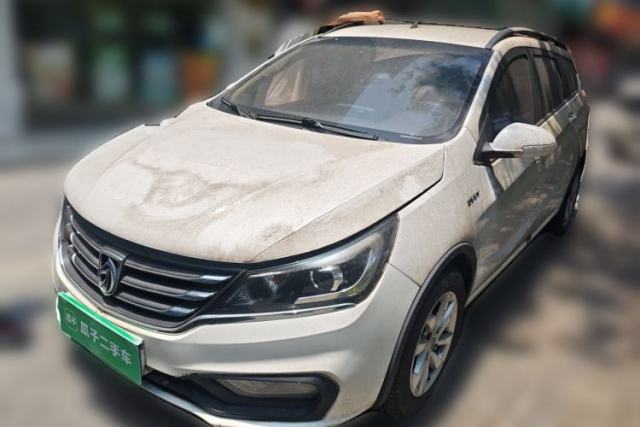 Used Baojun 310W 2017 1.5L Manual Fashion Model China V