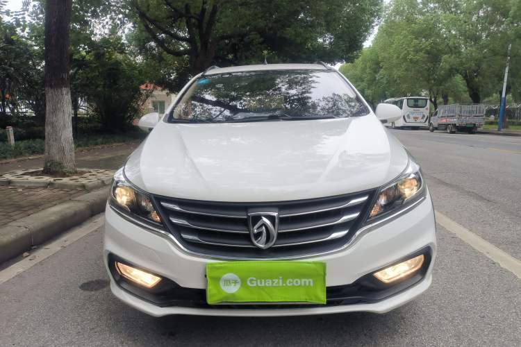 Used Baojun 310W 2017 1.5L Manual Comfort Version China VI Emission Standard Front