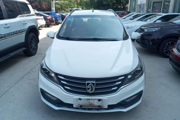 Used Baojun 310W 2017 1.5L Manual Fashion Model China V Front