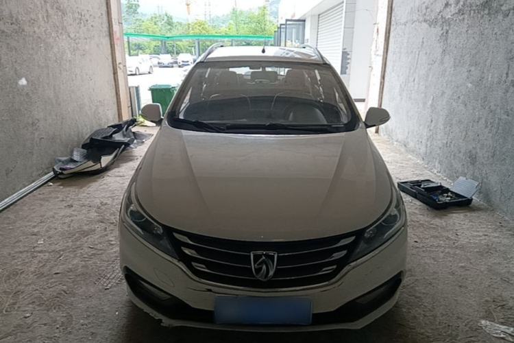 Used Baojun 310W 2017 1.5L Manual Fashion Model China V Front