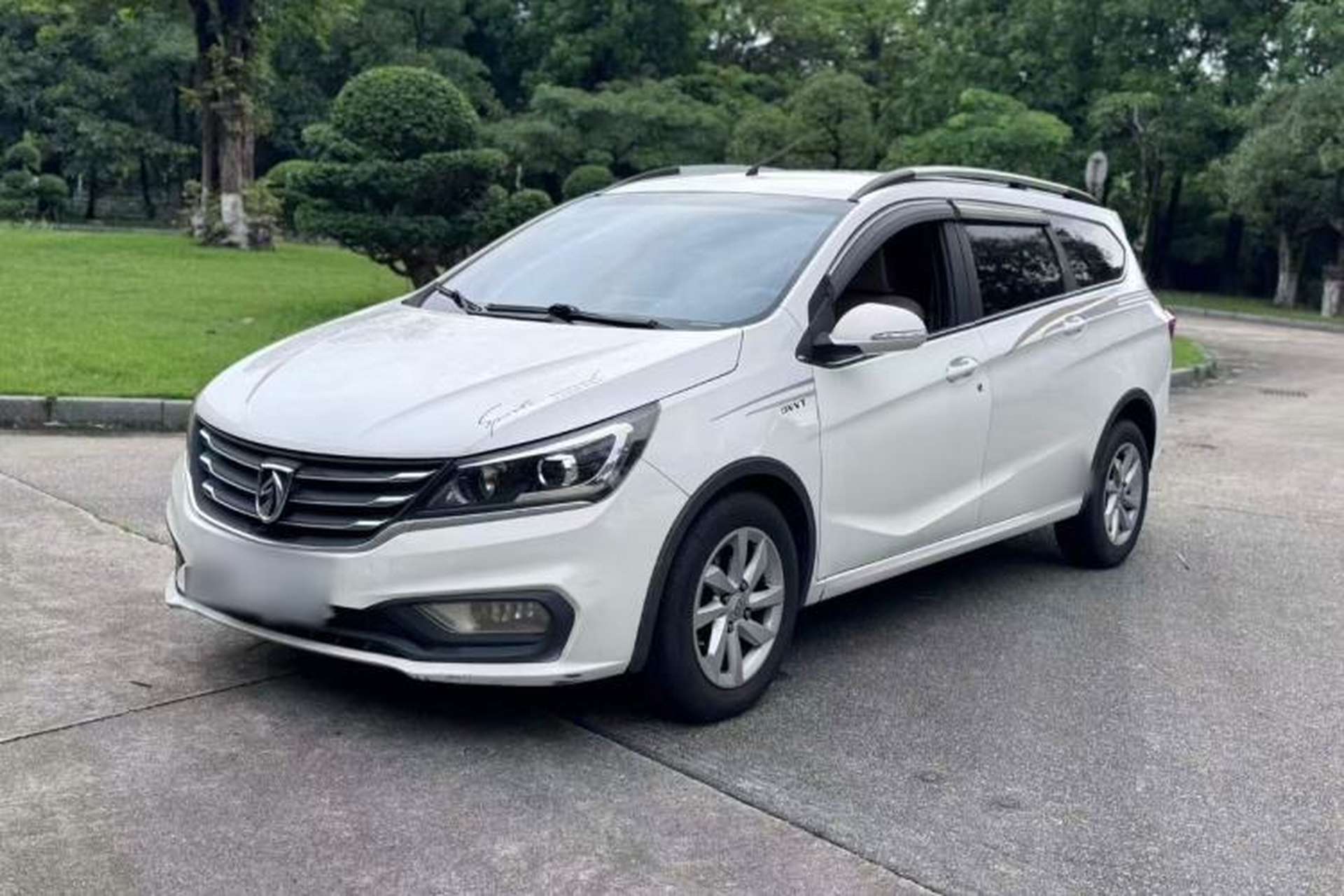 Used Baojun 310W 2017 1.5L Manual Fashion Model China V Front Left 45 Deg