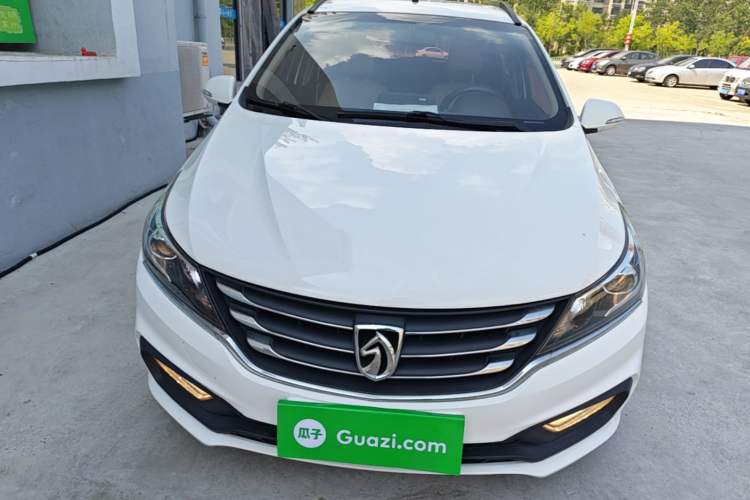Used Baojun 310W 2017 1.5L Manual Fashion Model China V Front