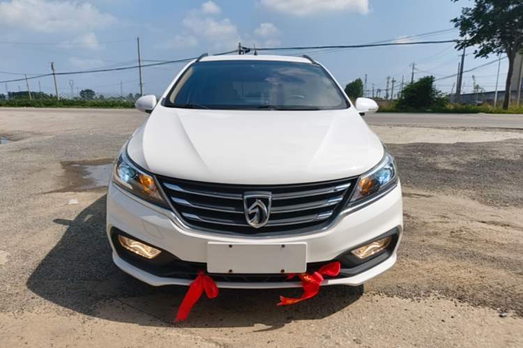 Used Baojun 310W 2017 1.5L Manual Fashion Model China V Front