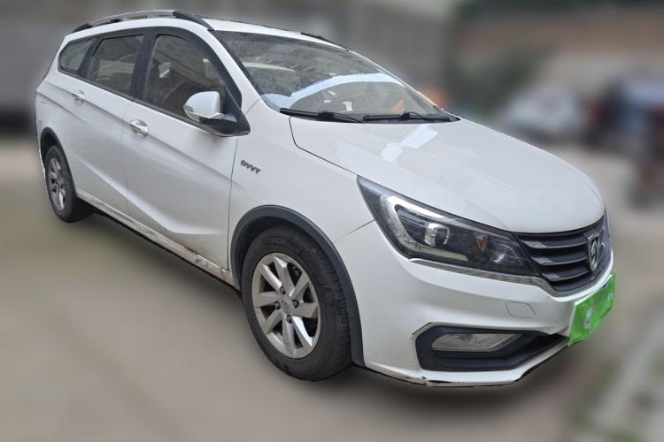 Used Baojun 310W 2017 1.5L Manual Fashion Model China V Front Right 45 Deg