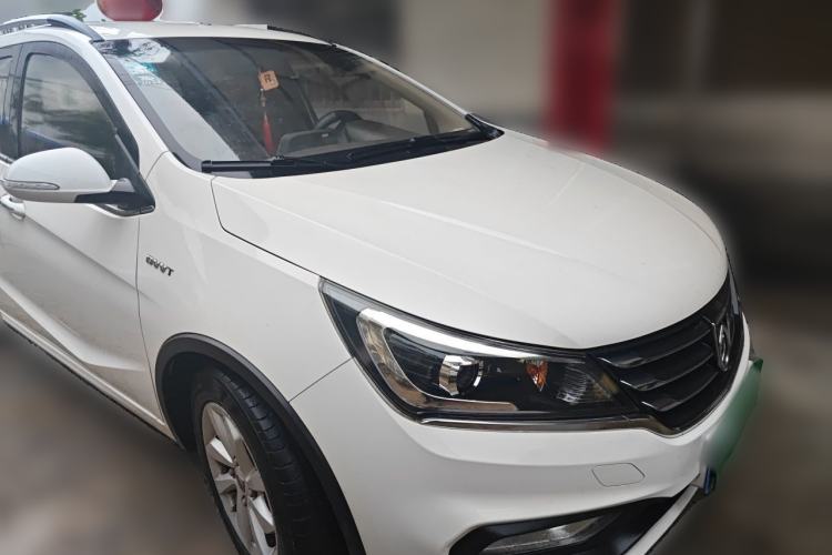 Used Baojun 310W 2017 1.5L Manual Fashion Model China V Front Right 45 Deg