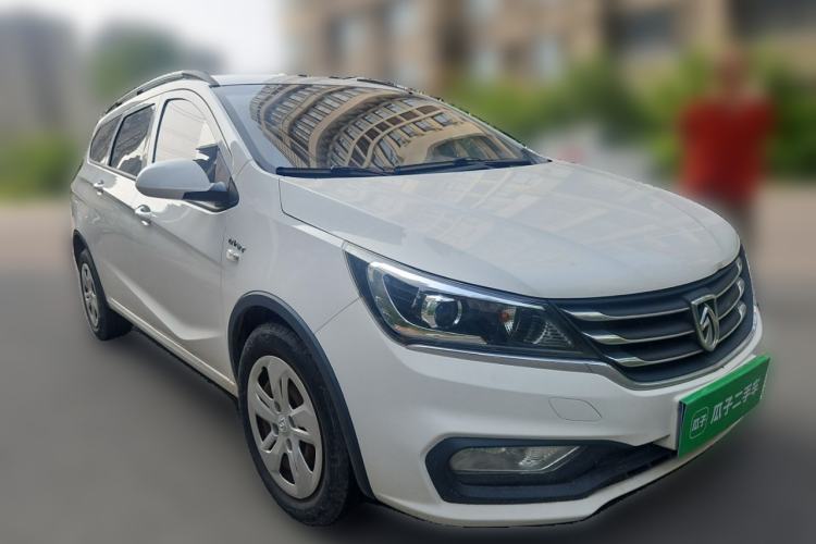 Used Baojun 310W 2017 1.5L Manual Comfort Version China VI Emission Standard Front Right 45 Deg