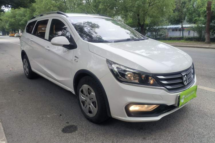 Used Baojun 310W 2017 1.5L Manual Comfort Version China VI Emission Standard Front Right 45 Deg