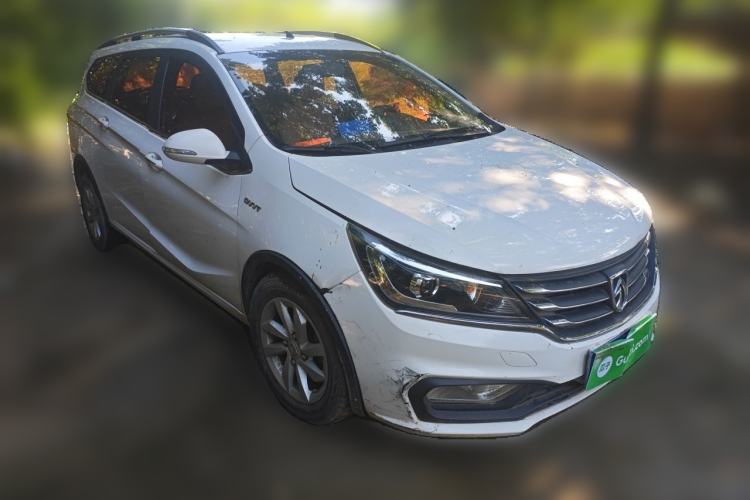 Used Baojun 310W 2017 1.5L Manual Fashion Edition China VI Front Right 45 Deg