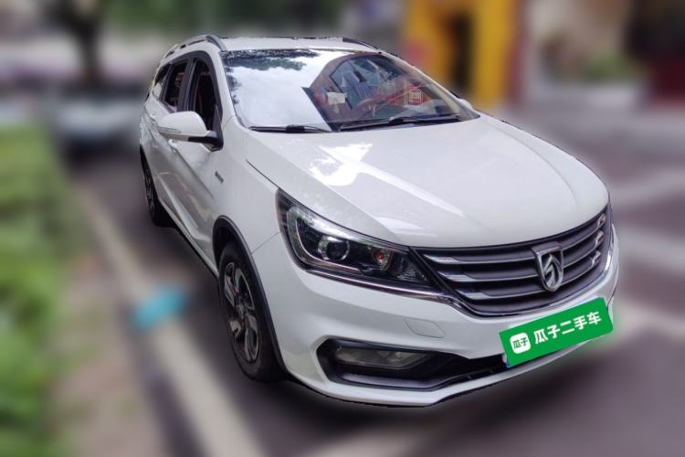 Used Baojun 310W 2017 1.5L Manual Fashion Model China V Front Right 45 Deg