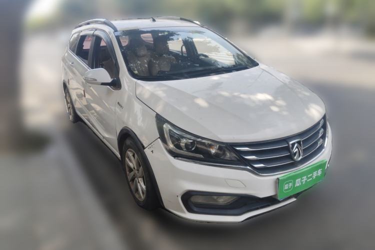 Used Baojun 310W 2017 1.5L Manual Fashion Edition China VI Front Right 45 Deg
